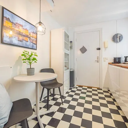 Renovated 1bedroom In Central Apartment