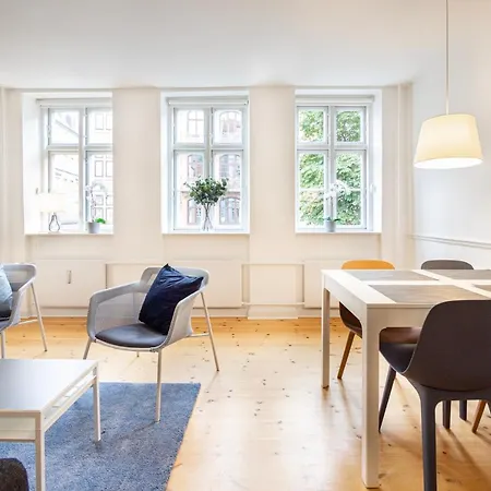 Renovated 1bedroom In Central *