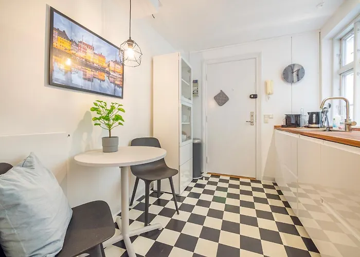 Renovated 1bedroom In Central Lägenhet